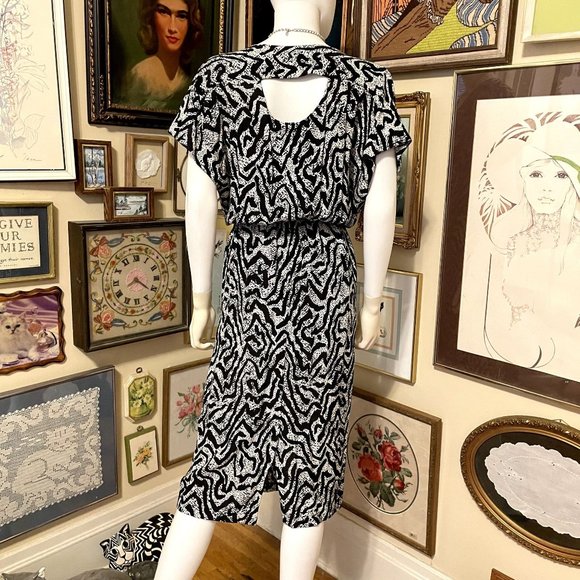 90s Vintage Hearts Black and White Abstract Print Rayon Midi Dress with Cutout - Picture 3 of 7